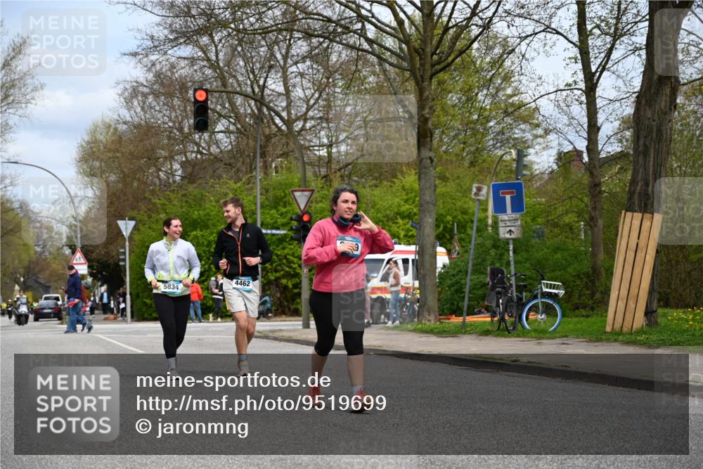 12.04.2026 - 45. Internationalen Wilhelmsburger Insellauf J. Mangold http://msf.ph/oto/9519699 12.04.2026 13:31:49 Ziel 2184, 2079, 2792, 2792, 3632, 3628, 2587, 2339, 4462, 4065, 3231 meine-sportfotos.de