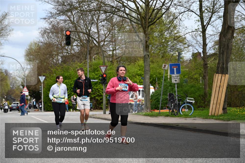 12.04.2026 - 45. Internationalen Wilhelmsburger Insellauf J. Mangold http://msf.ph/oto/9519700 12.04.2026 13:31:49 Ziel 2184, 2079, 2792, 2792, 3632, 3628, 2587, 2339, 4462, 4065, 3231 meine-sportfotos.de