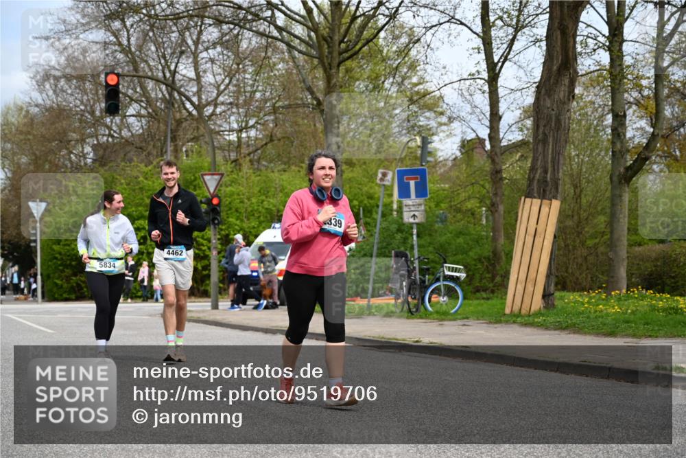 12.04.2026 - 45. Internationalen Wilhelmsburger Insellauf J. Mangold http://msf.ph/oto/9519706 12.04.2026 13:31:50 Ziel 2184, 2079, 2792, 3632, 3628, 3632, 3628, 2587, 2339, 4462, 4462, 4065, 3231 meine-sportfotos.de