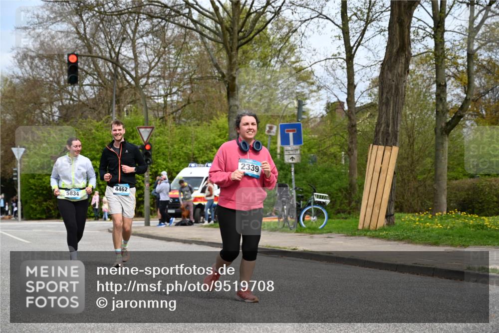 12.04.2026 - 45. Internationalen Wilhelmsburger Insellauf J. Mangold http://msf.ph/oto/9519708 12.04.2026 13:31:50 Ziel 2184, 2079, 2792, 3632, 3628, 3632, 3628, 2587, 2339, 4462, 4462, 4065, 3231 meine-sportfotos.de