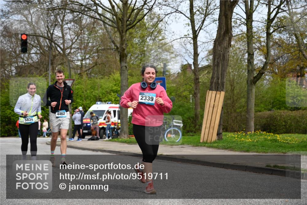 12.04.2026 - 45. Internationalen Wilhelmsburger Insellauf J. Mangold http://msf.ph/oto/9519711 12.04.2026 13:31:50 Ziel 2184, 2079, 2792, 3632, 3628, 3632, 3628, 2587, 2339, 4462, 4462, 4065, 3231 meine-sportfotos.de