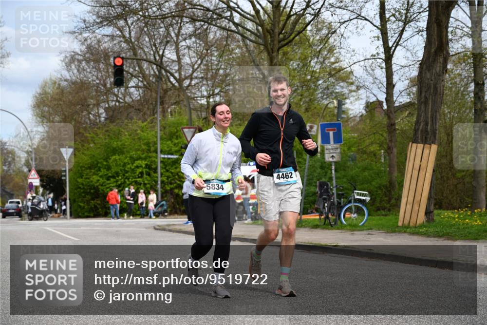 12.04.2026 - 45. Internationalen Wilhelmsburger Insellauf J. Mangold http://msf.ph/oto/9519722 12.04.2026 13:31:52 Ziel 2184, 2079, 2792, 3632, 3628, 2587, 2339, 4462, 4065, 3231 meine-sportfotos.de