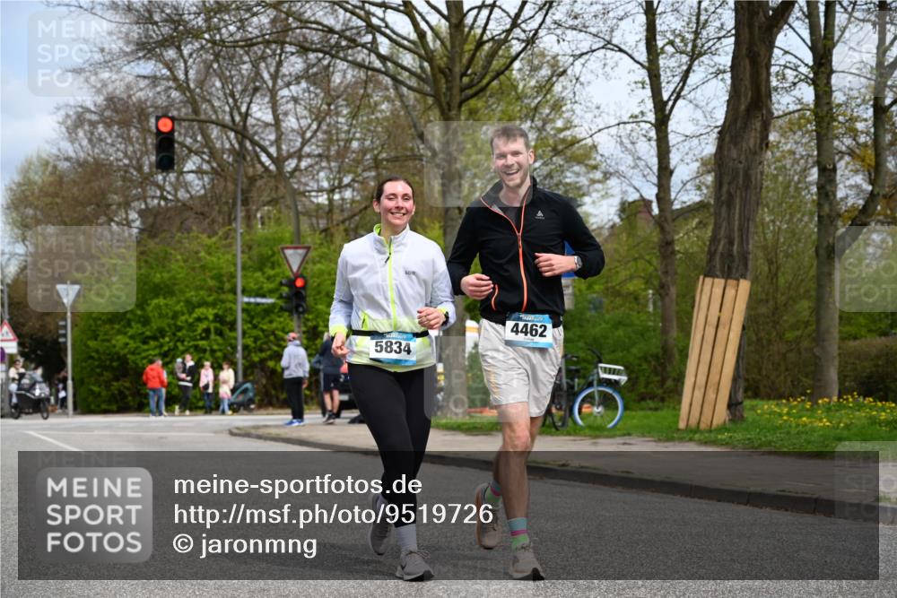 12.04.2026 - 45. Internationalen Wilhelmsburger Insellauf J. Mangold http://msf.ph/oto/9519726 12.04.2026 13:31:52 Ziel 2184, 2079, 2792, 3632, 3628, 2587, 2339, 4462, 4065, 3231 meine-sportfotos.de