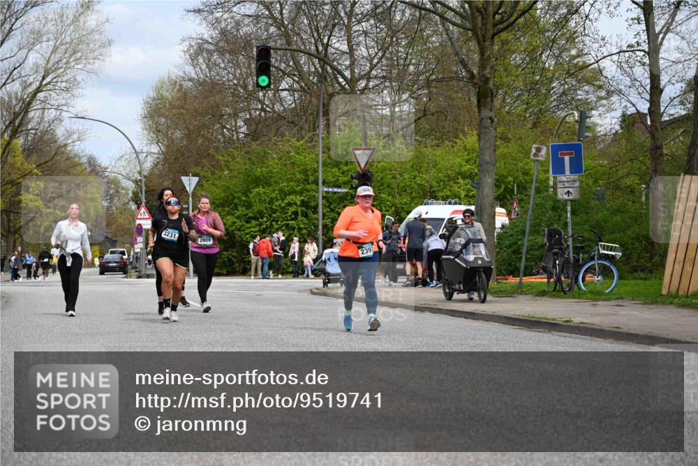 12.04.2026 - 45. Internationalen Wilhelmsburger Insellauf J. Mangold http://msf.ph/oto/9519741 12.04.2026 13:32:06 Ziel 2792, 3632, 3628, 2587, 2339, 4462, 4065, 3231, 2397, 3684, 2909, 3684, 2909 meine-sportfotos.de