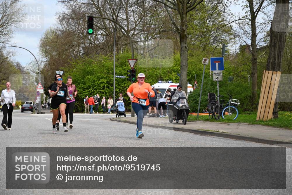 12.04.2026 - 45. Internationalen Wilhelmsburger Insellauf J. Mangold http://msf.ph/oto/9519745 12.04.2026 13:32:06 Ziel 2792, 3632, 3628, 2587, 2339, 4462, 4065, 3231, 2397, 3684, 2909, 3684, 2909 meine-sportfotos.de
