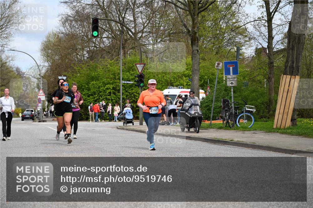 12.04.2026 - 45. Internationalen Wilhelmsburger Insellauf J. Mangold http://msf.ph/oto/9519746 12.04.2026 13:32:06 Ziel 2792, 3632, 3628, 2587, 2339, 4462, 4065, 3231, 2397, 3684, 2909, 3684, 2909 meine-sportfotos.de