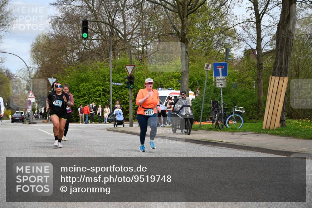 12.04.2026 - 45. Internationalen Wilhelmsburger Insellauf J. Mangold http://msf.ph/oto/9519748 12.04.2026 13:32:06 Ziel 2792, 3632, 3628, 2587, 2339, 4462, 4065, 3231, 2397, 3684, 2909, 3684, 2909 meine-sportfotos.de