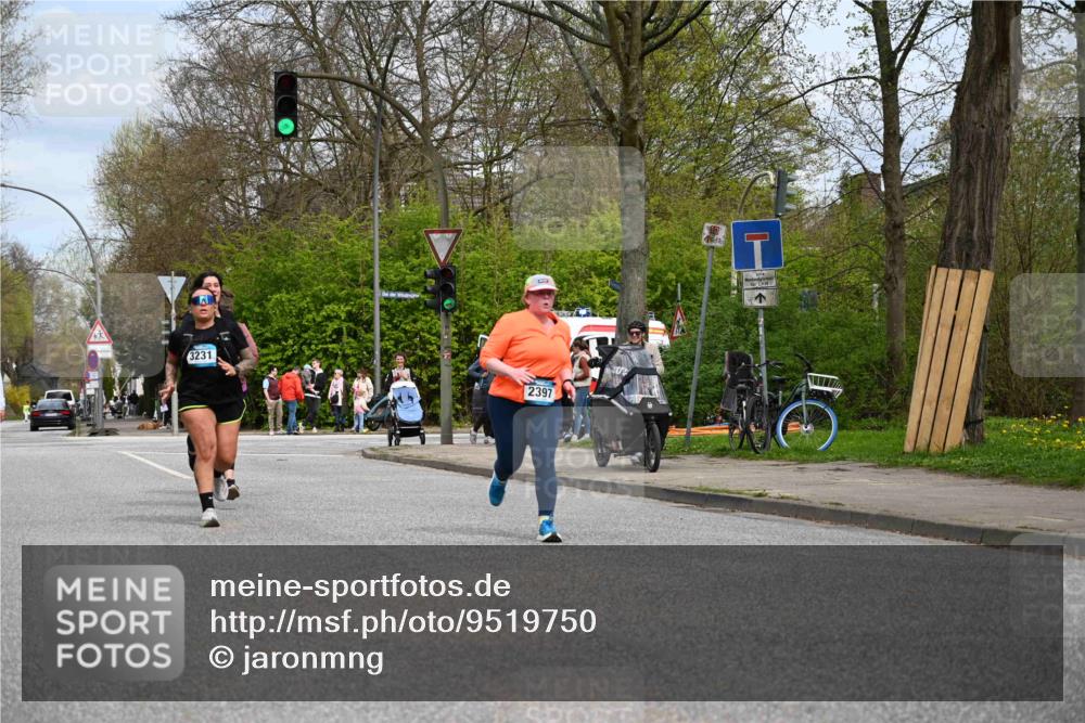 12.04.2026 - 45. Internationalen Wilhelmsburger Insellauf J. Mangold http://msf.ph/oto/9519750 12.04.2026 13:32:06 Ziel 2792, 3632, 3628, 2587, 2339, 4462, 4065, 3231, 2397, 3684, 2909, 3684, 2909 meine-sportfotos.de
