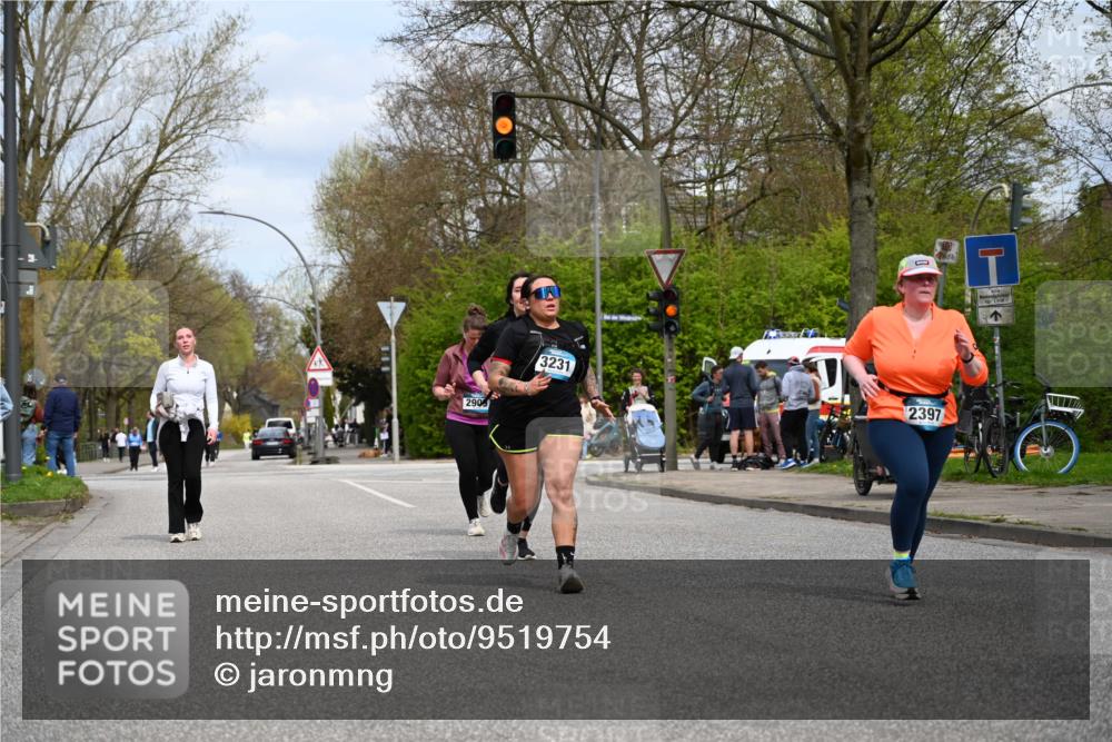 12.04.2026 - 45. Internationalen Wilhelmsburger Insellauf J. Mangold http://msf.ph/oto/9519754 12.04.2026 13:32:07 Ziel 2792, 3632, 3628, 2587, 2339, 4462, 4065, 4065, 3231, 2397, 3684, 2909 meine-sportfotos.de