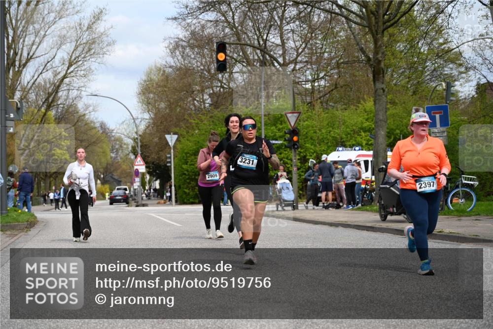 12.04.2026 - 45. Internationalen Wilhelmsburger Insellauf J. Mangold http://msf.ph/oto/9519756 12.04.2026 13:32:07 Ziel 2792, 3632, 3628, 2587, 2339, 4462, 4065, 4065, 3231, 2397, 3684, 2909 meine-sportfotos.de