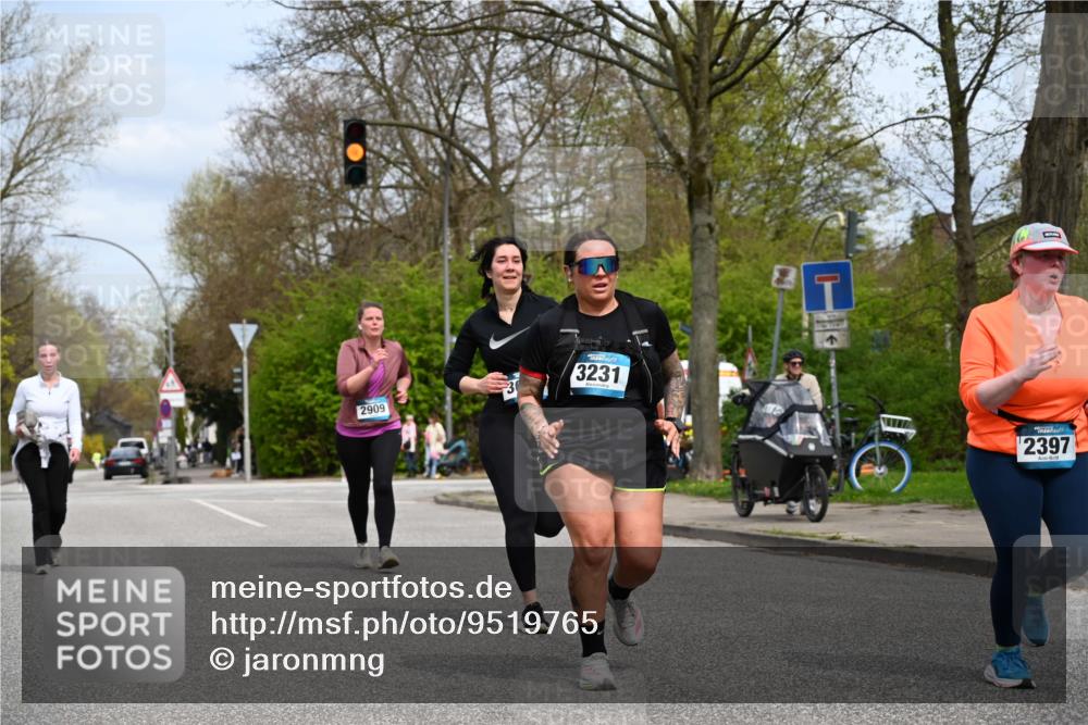 12.04.2026 - 45. Internationalen Wilhelmsburger Insellauf J. Mangold http://msf.ph/oto/9519765 12.04.2026 13:32:08 Ziel 2792, 3632, 3628, 2587, 2339, 4462, 4065, 3231, 2397, 3684, 2909 meine-sportfotos.de