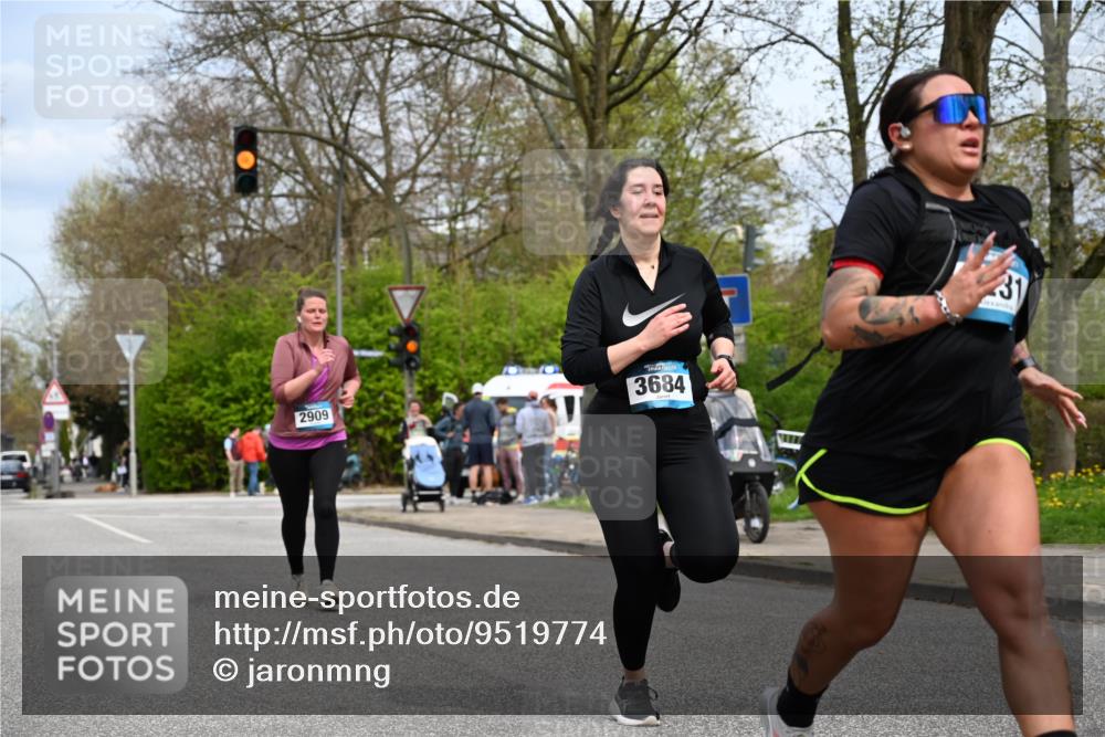 12.04.2026 - 45. Internationalen Wilhelmsburger Insellauf J. Mangold http://msf.ph/oto/9519774 12.04.2026 13:32:09 Ziel 2792, 3632, 3628, 2587, 2339, 4462, 4065, 3231, 3231, 2397, 3684, 2909 meine-sportfotos.de
