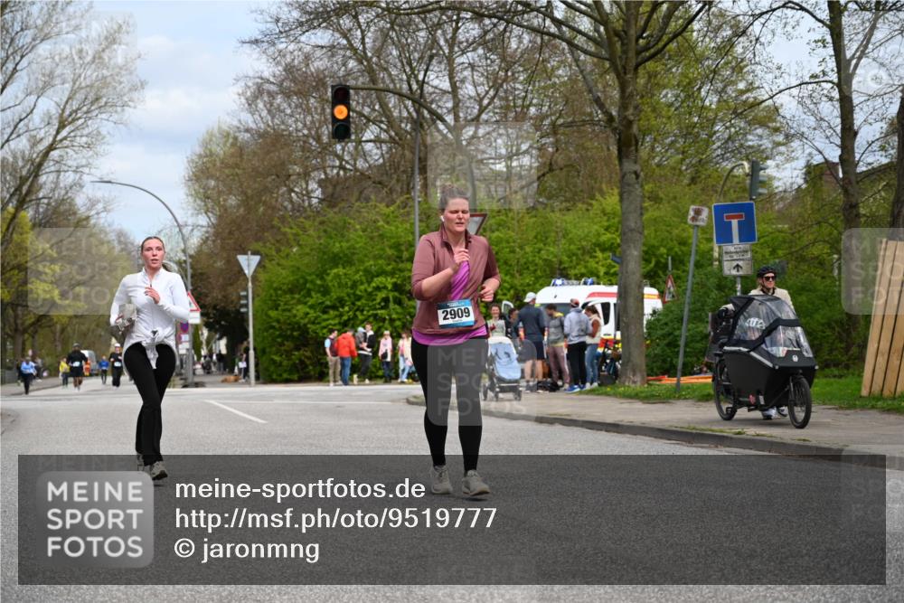 12.04.2026 - 45. Internationalen Wilhelmsburger Insellauf J. Mangold http://msf.ph/oto/9519777 12.04.2026 13:32:10 Ziel 2792, 3632, 3628, 2587, 2339, 4462, 4065, 3231, 2397, 3684, 2909 meine-sportfotos.de