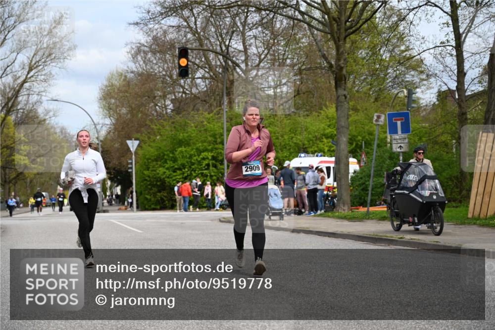 12.04.2026 - 45. Internationalen Wilhelmsburger Insellauf J. Mangold http://msf.ph/oto/9519778 12.04.2026 13:32:10 Ziel 2792, 3632, 3628, 2587, 2339, 4462, 4065, 3231, 2397, 3684, 2909 meine-sportfotos.de