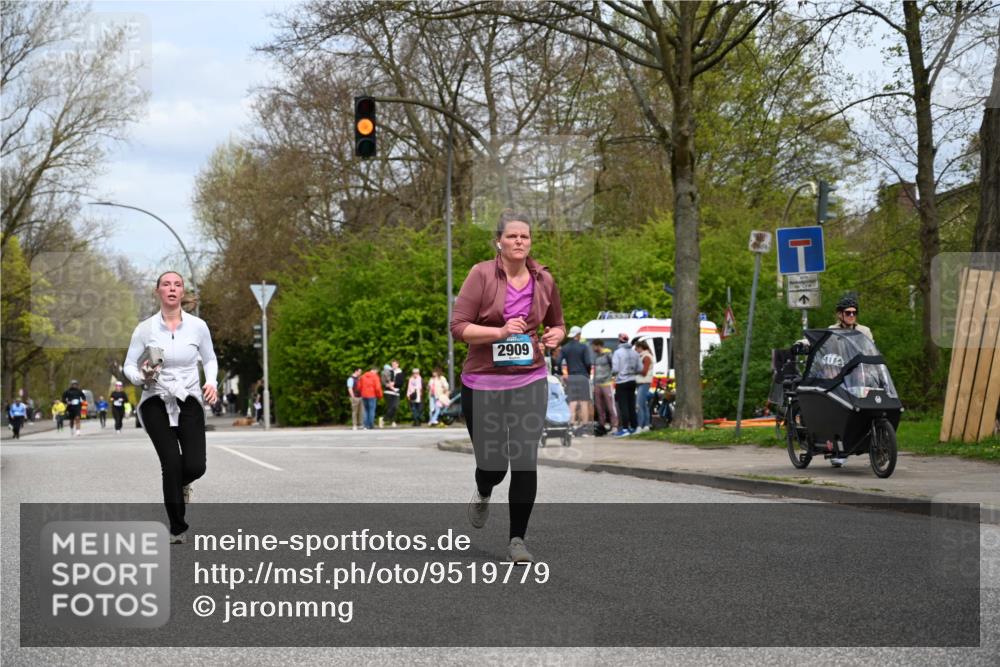 12.04.2026 - 45. Internationalen Wilhelmsburger Insellauf J. Mangold http://msf.ph/oto/9519779 12.04.2026 13:32:10 Ziel 2792, 3632, 3628, 2587, 2339, 4462, 4065, 3231, 2397, 3684, 2909 meine-sportfotos.de