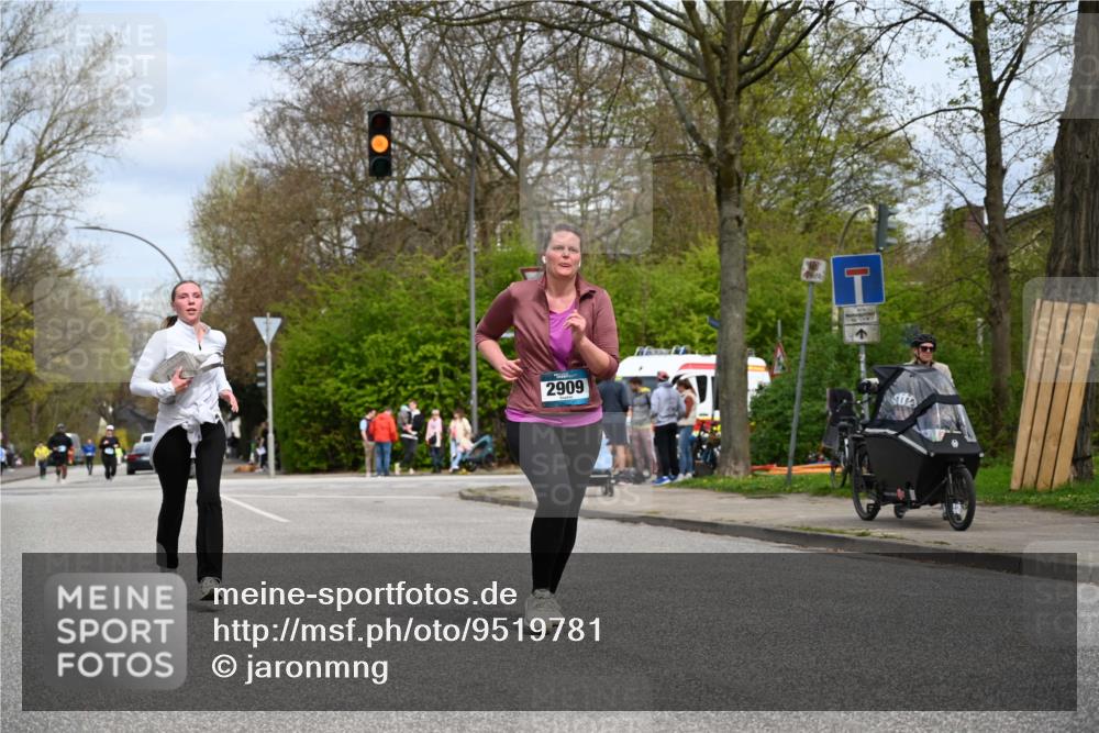 12.04.2026 - 45. Internationalen Wilhelmsburger Insellauf J. Mangold http://msf.ph/oto/9519781 12.04.2026 13:32:10 Ziel 2792, 3632, 3628, 2587, 2339, 4462, 4065, 3231, 2397, 3684, 2909 meine-sportfotos.de
