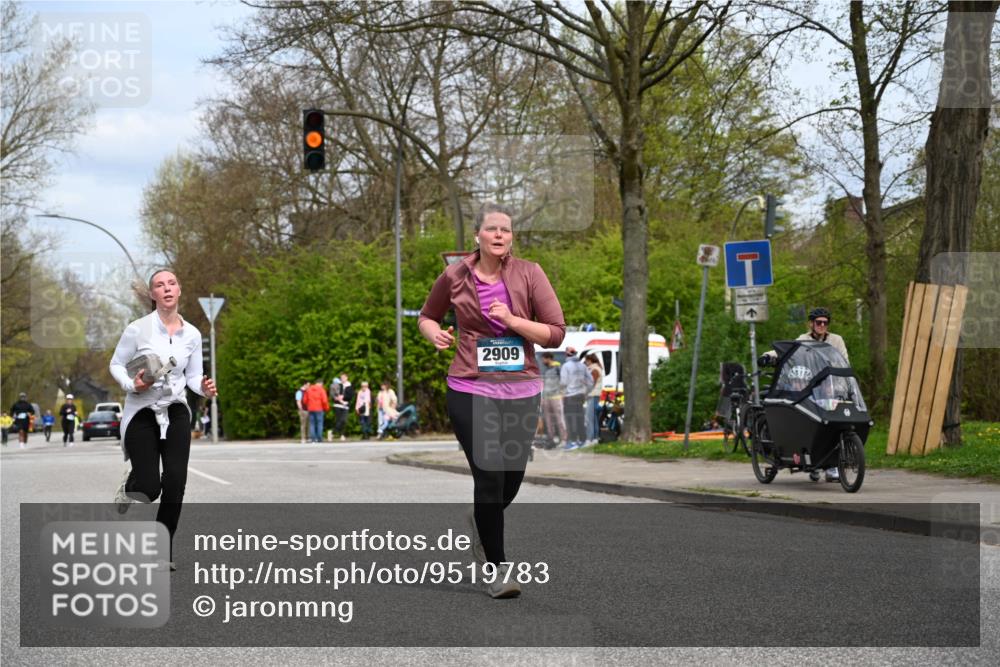 12.04.2026 - 45. Internationalen Wilhelmsburger Insellauf J. Mangold http://msf.ph/oto/9519783 12.04.2026 13:32:10 Ziel 2792, 3632, 3628, 2587, 2339, 4462, 4065, 3231, 2397, 3684, 2909 meine-sportfotos.de