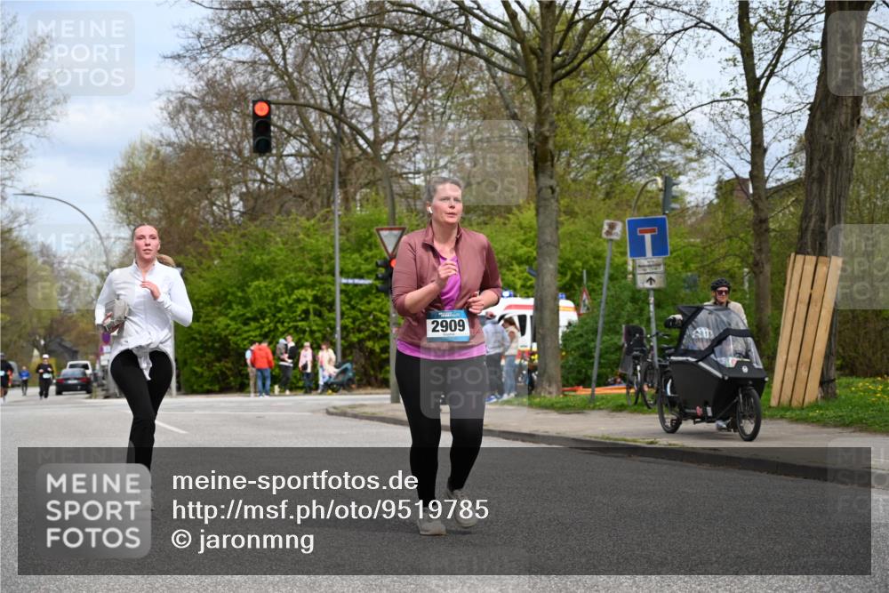 12.04.2026 - 45. Internationalen Wilhelmsburger Insellauf J. Mangold http://msf.ph/oto/9519785 12.04.2026 13:32:10 Ziel 2792, 3632, 3628, 2587, 2339, 4462, 4065, 3231, 2397, 3684, 2909 meine-sportfotos.de