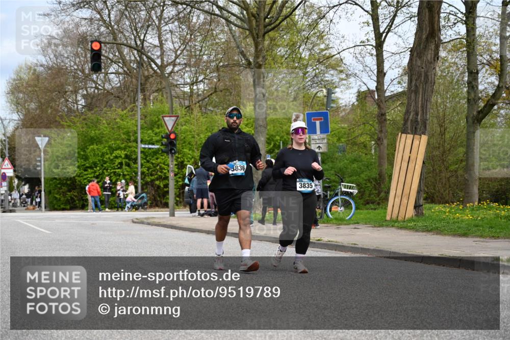 12.04.2026 - 45. Internationalen Wilhelmsburger Insellauf J. Mangold http://msf.ph/oto/9519789 12.04.2026 13:32:31 Ziel 4065, 3231, 2397, 3684, 2909, 3836, 5224 meine-sportfotos.de