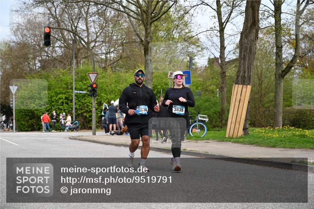12.04.2026 - 45. Internationalen Wilhelmsburger Insellauf J. Mangold http://msf.ph/oto/9519791 12.04.2026 13:32:31 Ziel 4065, 3231, 2397, 3684, 2909, 3836, 5224 meine-sportfotos.de