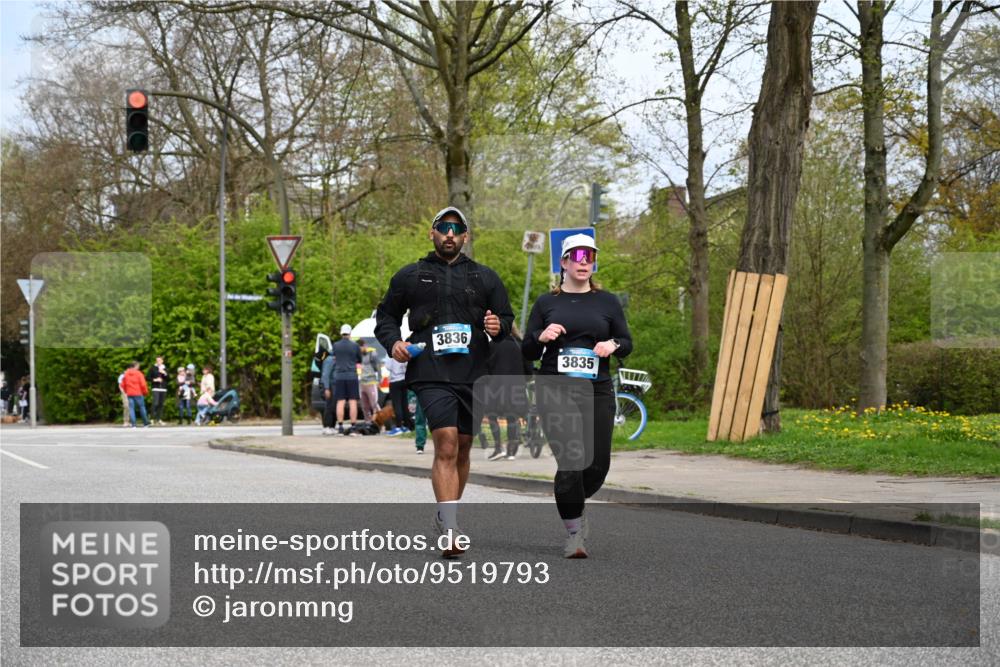 12.04.2026 - 45. Internationalen Wilhelmsburger Insellauf J. Mangold http://msf.ph/oto/9519793 12.04.2026 13:32:32 Ziel 4065, 3231, 2397, 3684, 2909, 3836, 5224 meine-sportfotos.de