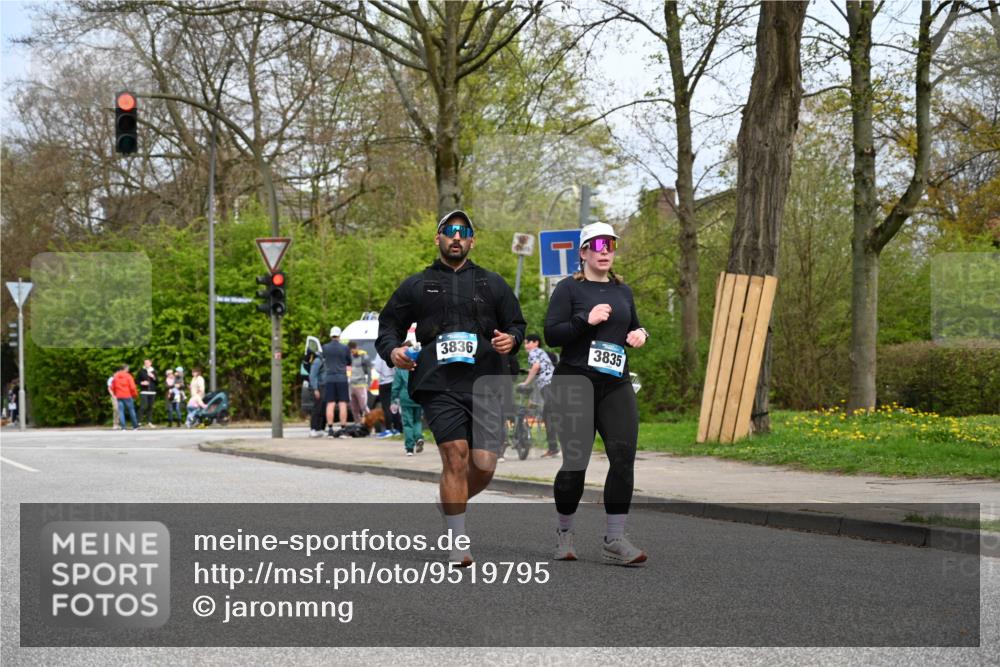 12.04.2026 - 45. Internationalen Wilhelmsburger Insellauf J. Mangold http://msf.ph/oto/9519795 12.04.2026 13:32:32 Ziel 4065, 3231, 2397, 3684, 2909, 3836, 5224 meine-sportfotos.de