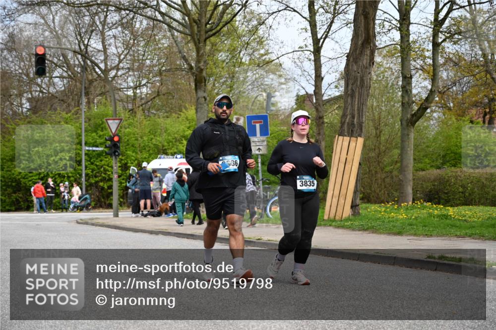 12.04.2026 - 45. Internationalen Wilhelmsburger Insellauf J. Mangold http://msf.ph/oto/9519798 12.04.2026 13:32:32 Ziel 4065, 3231, 2397, 3684, 2909, 3836, 5224 meine-sportfotos.de