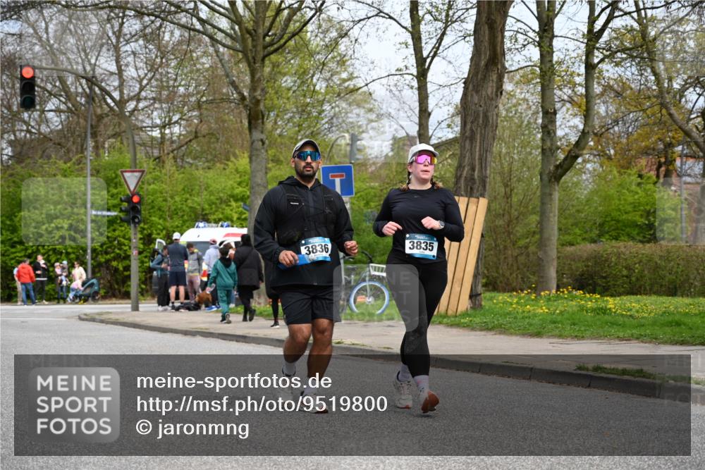 12.04.2026 - 45. Internationalen Wilhelmsburger Insellauf J. Mangold http://msf.ph/oto/9519800 12.04.2026 13:32:32 Ziel 4065, 3231, 2397, 3684, 2909, 3836, 5224 meine-sportfotos.de