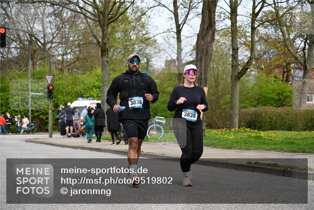 12.04.2026 - 45. Internationalen Wilhelmsburger Insellauf J. Mangold http://msf.ph/oto/9519802 12.04.2026 13:32:32 Ziel 4065, 3231, 2397, 3684, 2909, 3836, 5224 meine-sportfotos.de