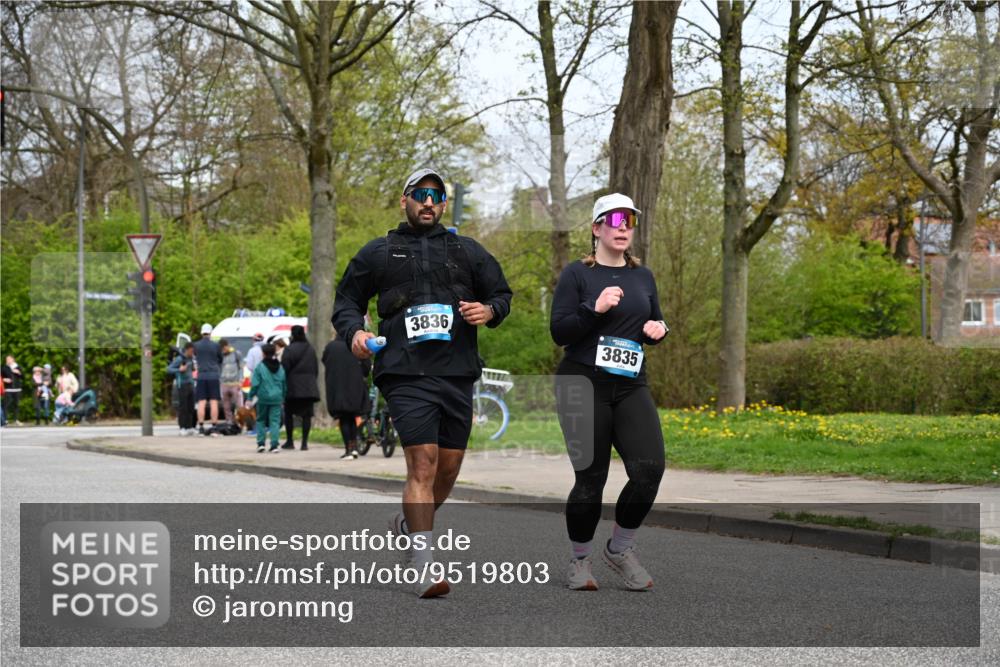 12.04.2026 - 45. Internationalen Wilhelmsburger Insellauf J. Mangold http://msf.ph/oto/9519803 12.04.2026 13:32:32 Ziel 4065, 3231, 2397, 3684, 2909, 3836, 5224 meine-sportfotos.de