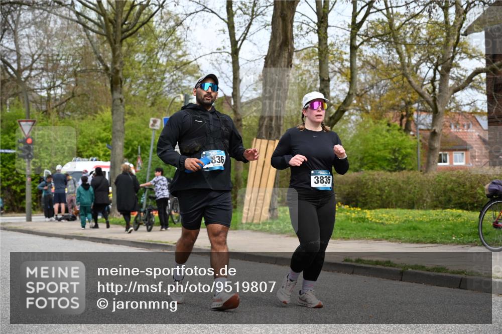 12.04.2026 - 45. Internationalen Wilhelmsburger Insellauf J. Mangold http://msf.ph/oto/9519807 12.04.2026 13:32:33 Ziel 3231, 2397, 3684, 2909, 3836, 5224, 5224, 3980 meine-sportfotos.de
