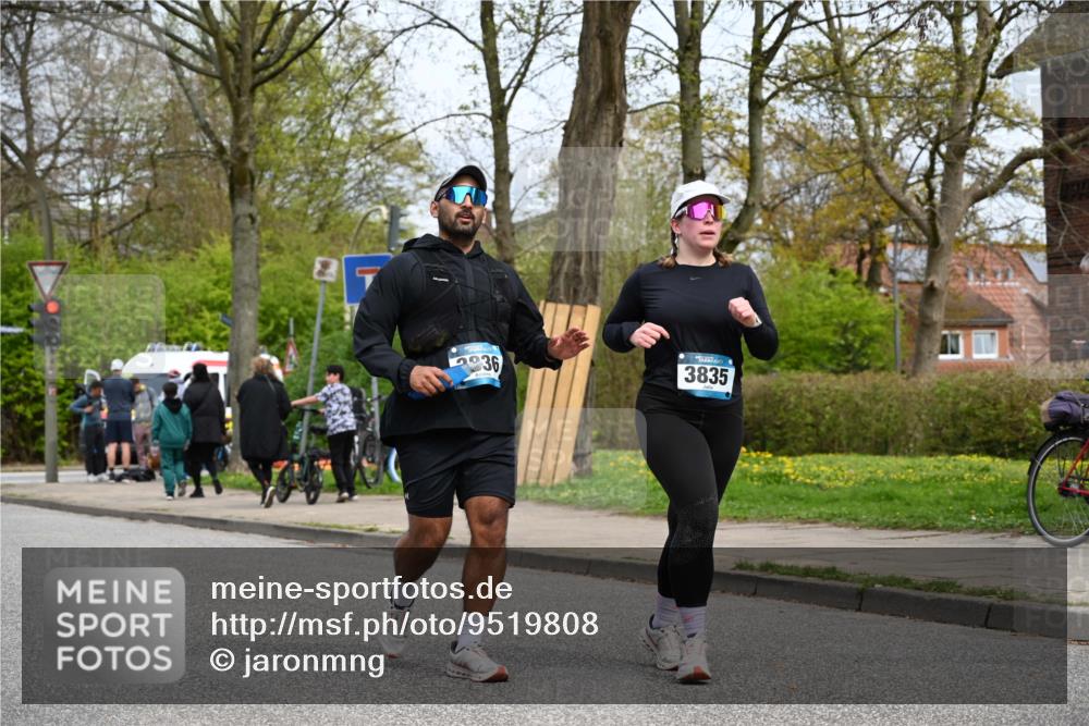 12.04.2026 - 45. Internationalen Wilhelmsburger Insellauf J. Mangold http://msf.ph/oto/9519808 12.04.2026 13:32:33 Ziel 3231, 2397, 3684, 2909, 3836, 5224, 5224, 3980 meine-sportfotos.de