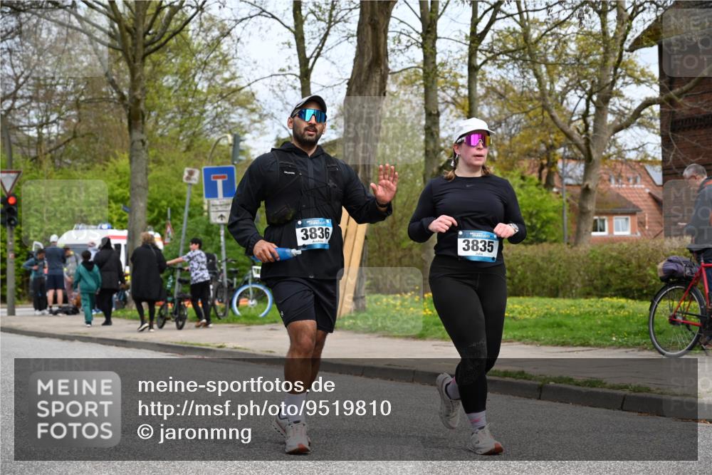 12.04.2026 - 45. Internationalen Wilhelmsburger Insellauf J. Mangold http://msf.ph/oto/9519810 12.04.2026 13:32:33 Ziel 3231, 2397, 3684, 2909, 3836, 5224, 5224, 3980 meine-sportfotos.de