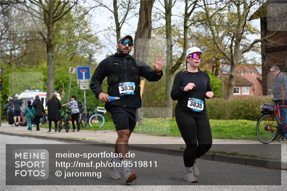 12.04.2026 - 45. Internationalen Wilhelmsburger Insellauf J. Mangold http://msf.ph/oto/9519811 12.04.2026 13:32:33 Ziel 3231, 2397, 3684, 2909, 3836, 5224, 5224, 3980 meine-sportfotos.de