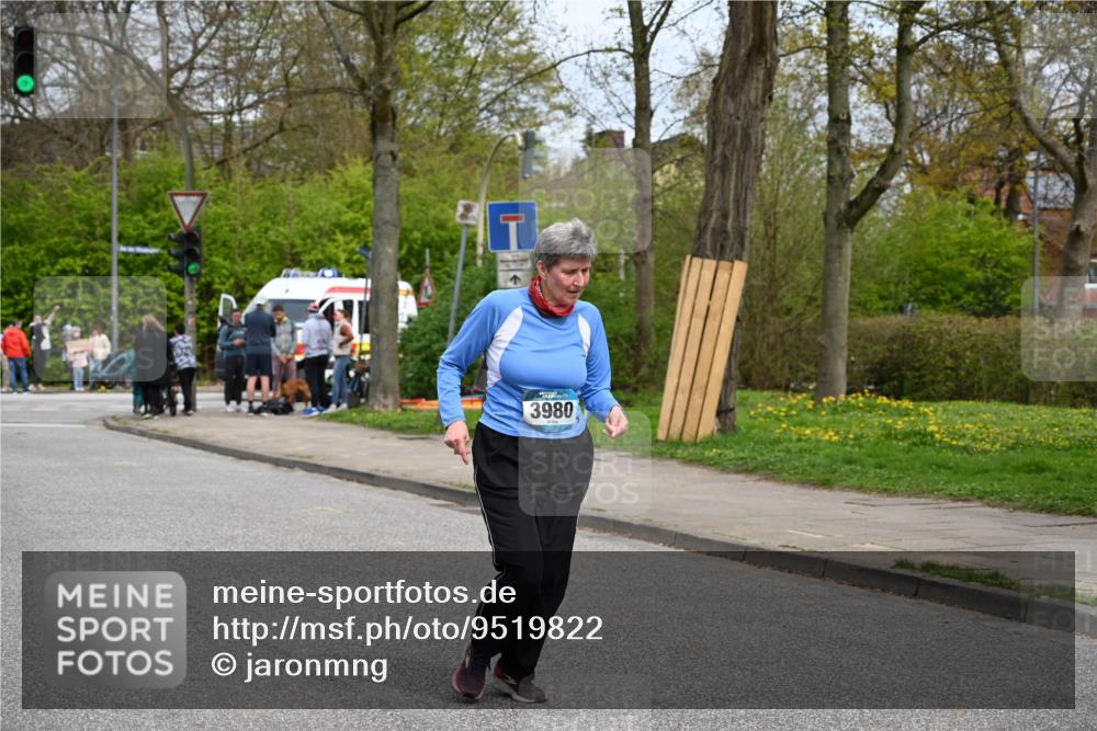 12.04.2026 - 45. Internationalen Wilhelmsburger Insellauf J. Mangold http://msf.ph/oto/9519822 12.04.2026 13:32:44 Ziel 3836, 5224, 3980, 5715 meine-sportfotos.de