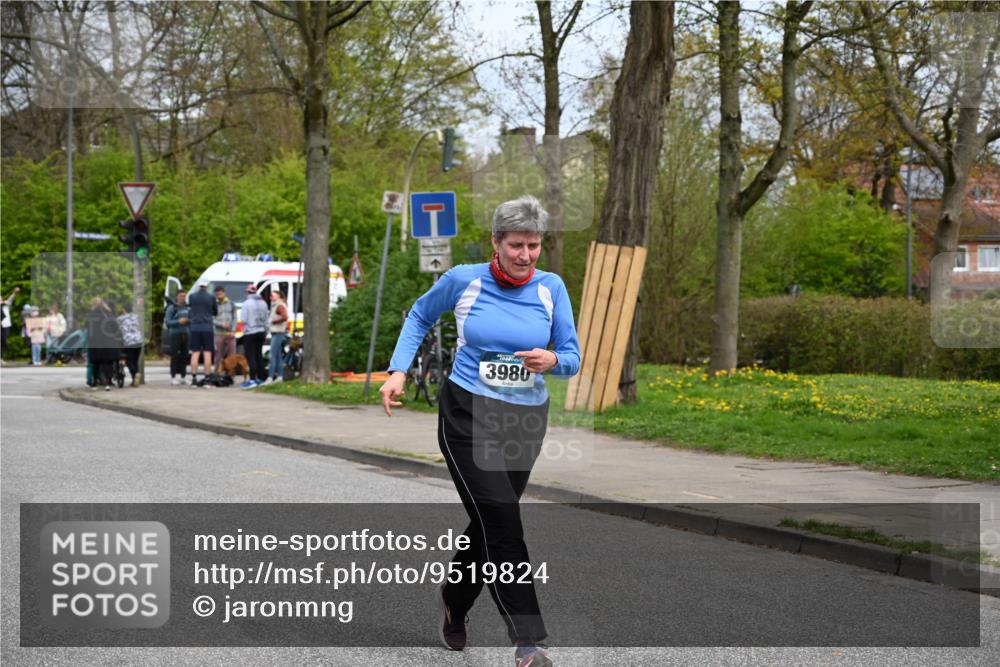 12.04.2026 - 45. Internationalen Wilhelmsburger Insellauf J. Mangold http://msf.ph/oto/9519824 12.04.2026 13:32:44 Ziel 3836, 5224, 3980, 5715 meine-sportfotos.de