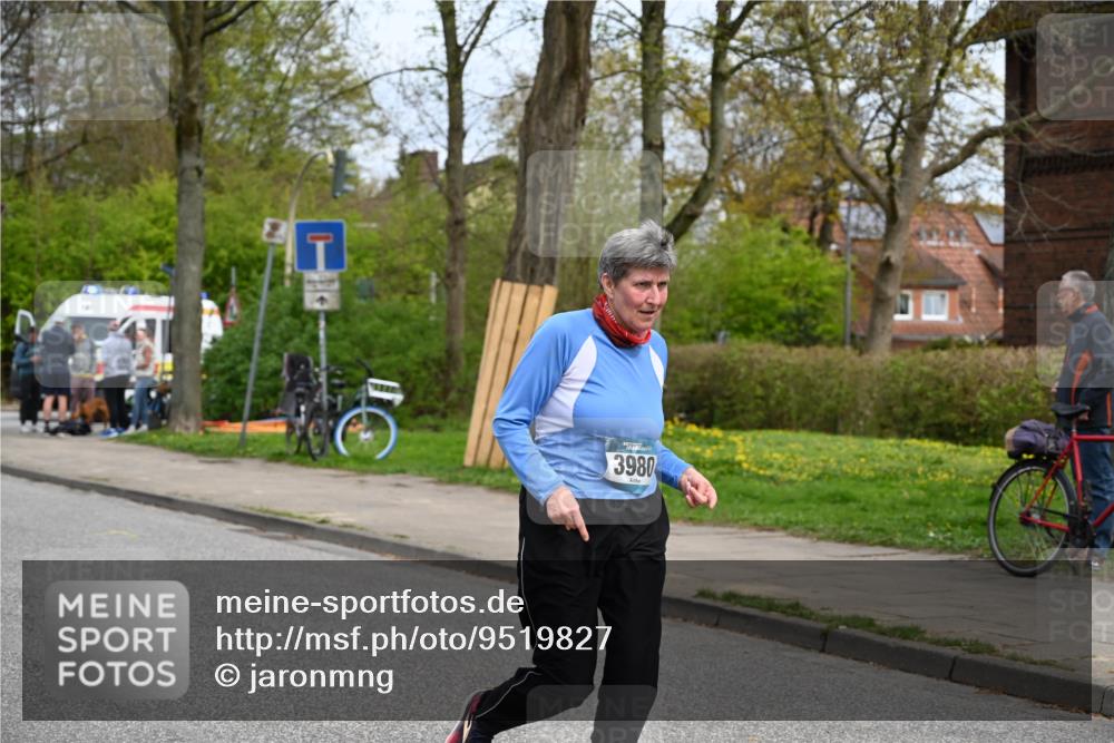 12.04.2026 - 45. Internationalen Wilhelmsburger Insellauf J. Mangold http://msf.ph/oto/9519827 12.04.2026 13:32:45 Ziel 3836, 5224, 5224, 3980, 3980, 5715 meine-sportfotos.de