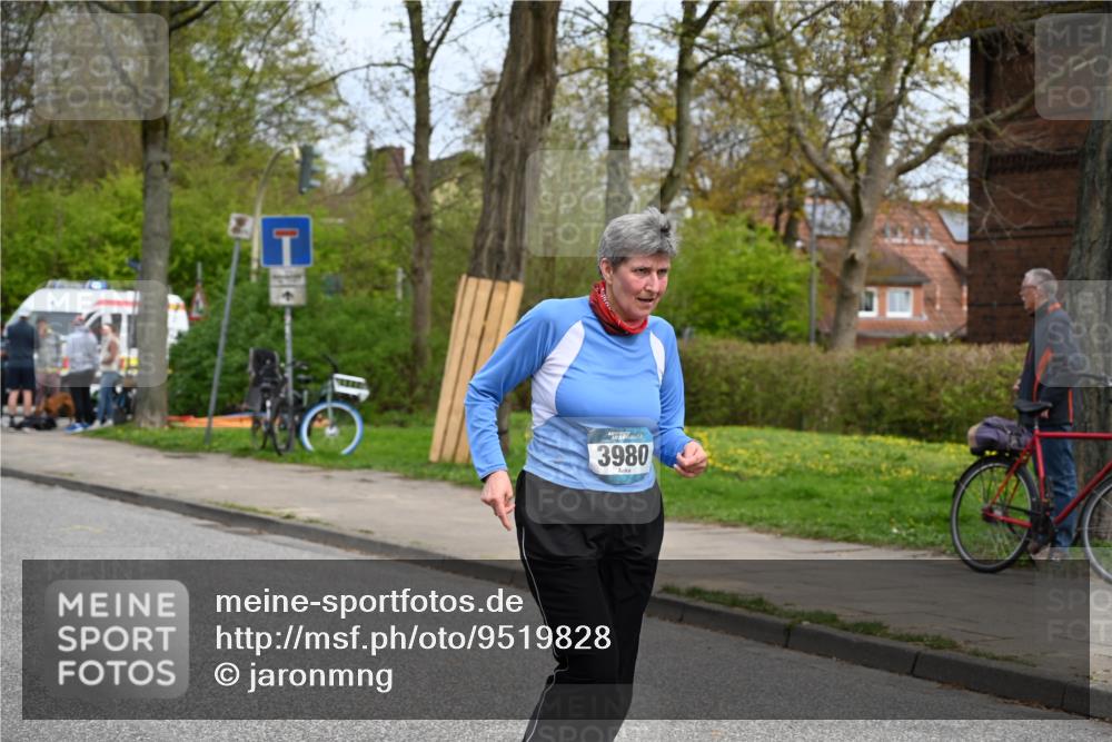 12.04.2026 - 45. Internationalen Wilhelmsburger Insellauf J. Mangold http://msf.ph/oto/9519828 12.04.2026 13:32:45 Ziel 3836, 5224, 5224, 3980, 3980, 5715 meine-sportfotos.de