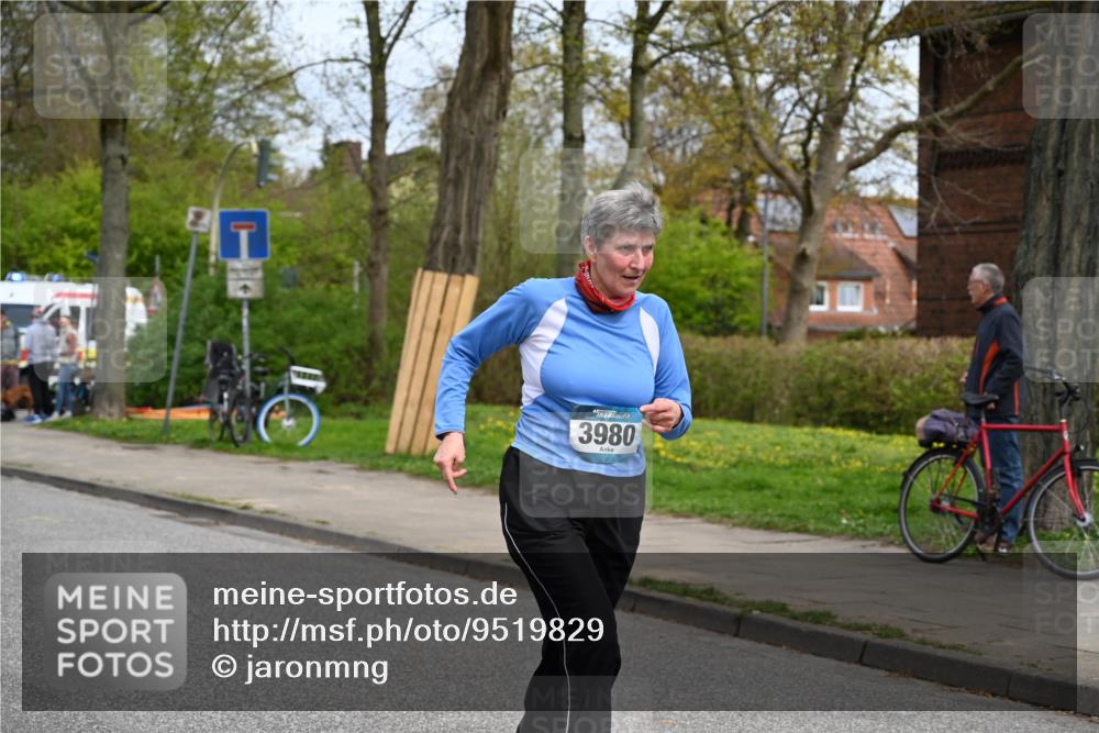 12.04.2026 - 45. Internationalen Wilhelmsburger Insellauf J. Mangold http://msf.ph/oto/9519829 12.04.2026 13:32:45 Ziel 3836, 5224, 5224, 3980, 3980, 5715 meine-sportfotos.de