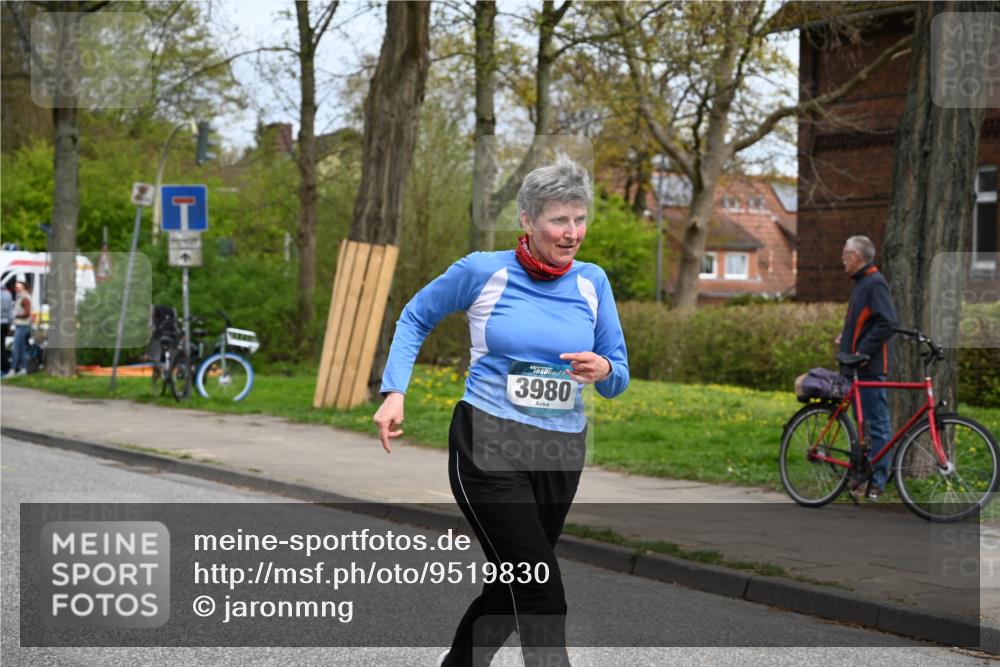 12.04.2026 - 45. Internationalen Wilhelmsburger Insellauf J. Mangold http://msf.ph/oto/9519830 12.04.2026 13:32:45 Ziel 3836, 5224, 5224, 3980, 3980, 5715 meine-sportfotos.de
