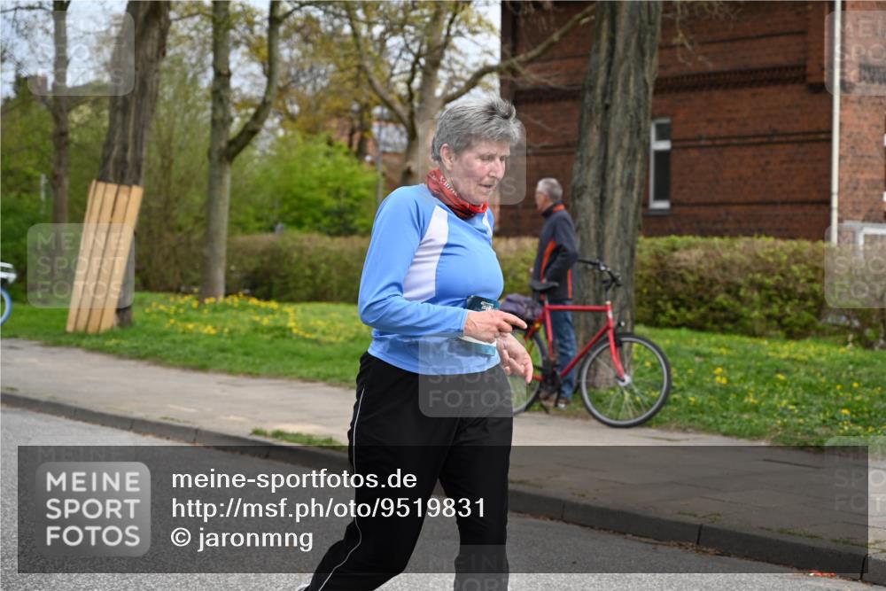 12.04.2026 - 45. Internationalen Wilhelmsburger Insellauf J. Mangold http://msf.ph/oto/9519831 12.04.2026 13:32:45 Ziel 3836, 5224, 5224, 3980, 3980, 5715 meine-sportfotos.de