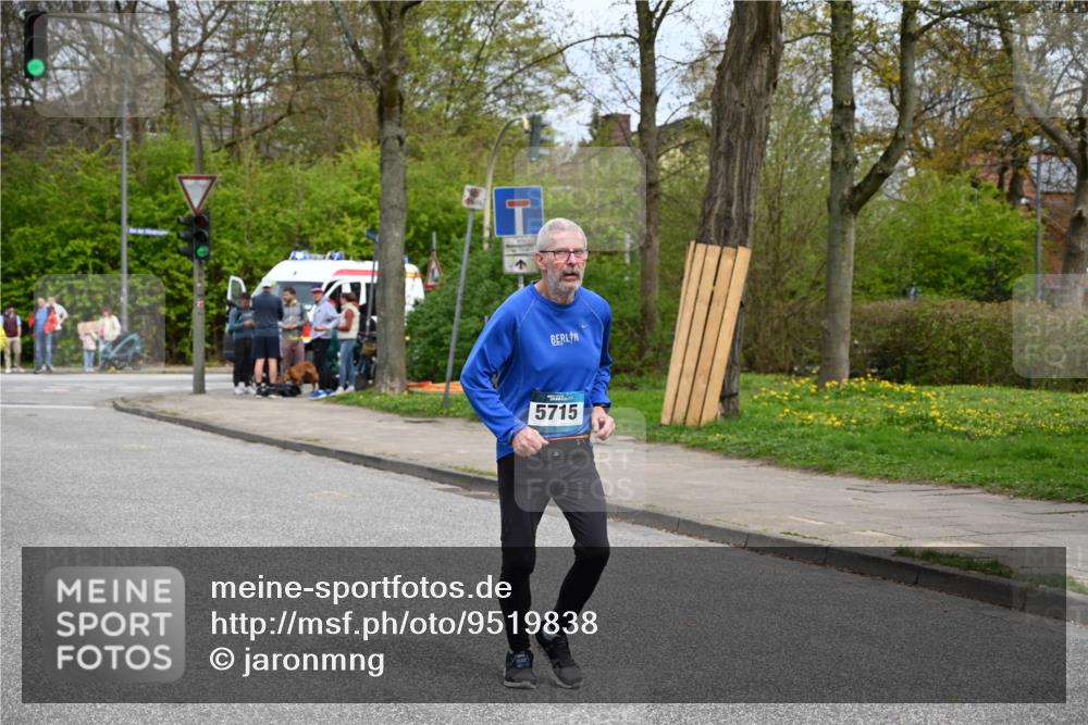 12.04.2026 - 45. Internationalen Wilhelmsburger Insellauf J. Mangold http://msf.ph/oto/9519838 12.04.2026 13:32:52 Ziel 3836, 5224, 3980, 5715, 3530 meine-sportfotos.de