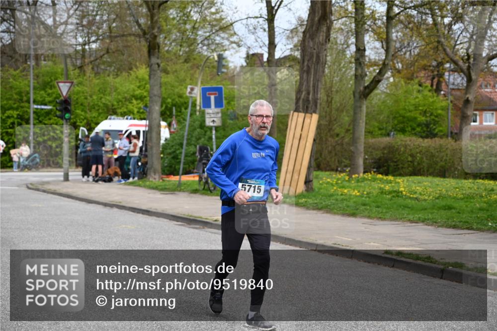 12.04.2026 - 45. Internationalen Wilhelmsburger Insellauf J. Mangold http://msf.ph/oto/9519840 12.04.2026 13:32:52 Ziel 3836, 5224, 3980, 5715, 3530 meine-sportfotos.de