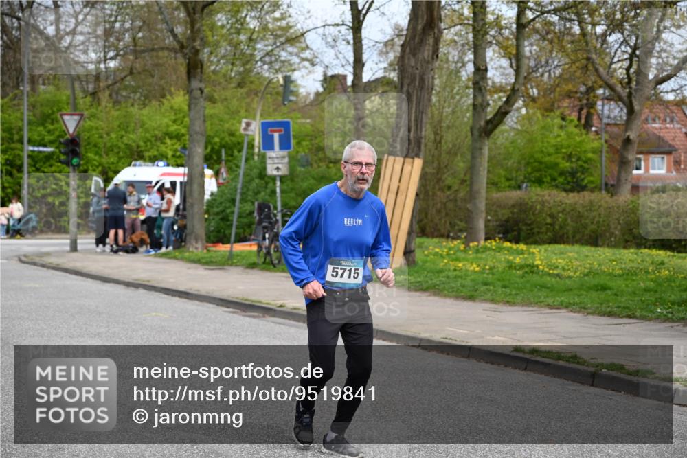 12.04.2026 - 45. Internationalen Wilhelmsburger Insellauf J. Mangold http://msf.ph/oto/9519841 12.04.2026 13:32:52 Ziel 3836, 5224, 3980, 5715, 3530 meine-sportfotos.de
