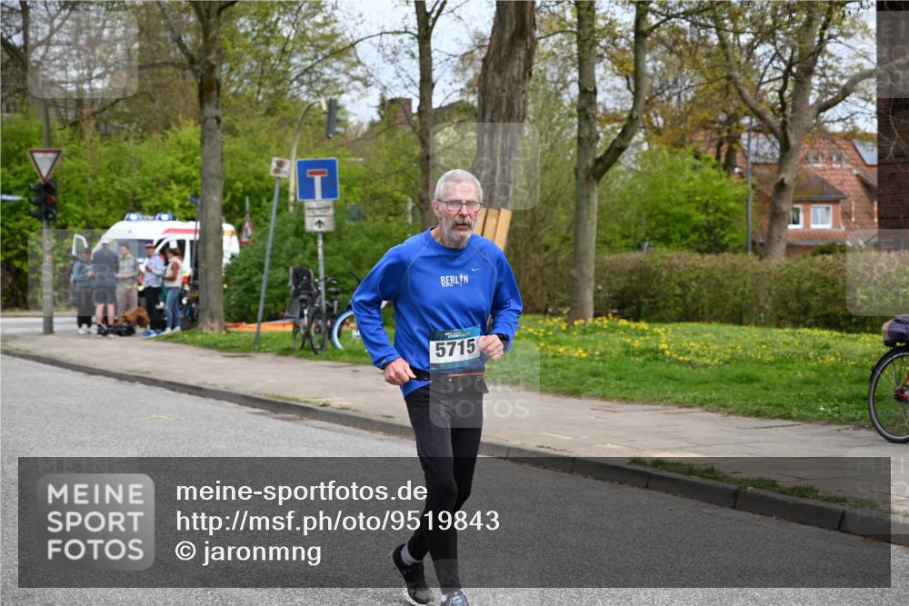 12.04.2026 - 45. Internationalen Wilhelmsburger Insellauf J. Mangold http://msf.ph/oto/9519843 12.04.2026 13:32:52 Ziel 3836, 5224, 3980, 5715, 3530 meine-sportfotos.de