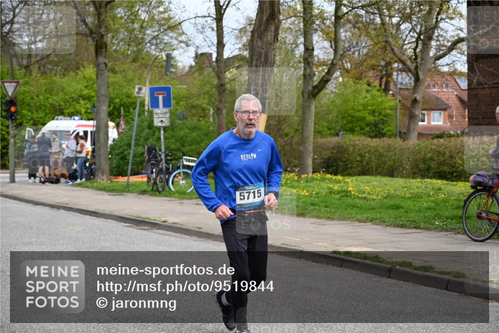 12.04.2026 - 45. Internationalen Wilhelmsburger Insellauf J. Mangold http://msf.ph/oto/9519844 12.04.2026 13:32:52 Ziel 3836, 5224, 3980, 5715, 3530 meine-sportfotos.de