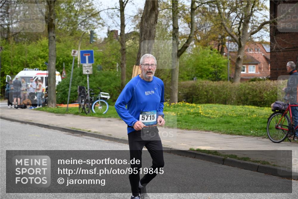 12.04.2026 - 45. Internationalen Wilhelmsburger Insellauf J. Mangold http://msf.ph/oto/9519845 12.04.2026 13:32:52 Ziel 3836, 5224, 3980, 5715, 3530 meine-sportfotos.de