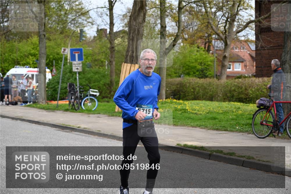 12.04.2026 - 45. Internationalen Wilhelmsburger Insellauf J. Mangold http://msf.ph/oto/9519846 12.04.2026 13:32:52 Ziel 3836, 5224, 3980, 5715, 3530 meine-sportfotos.de