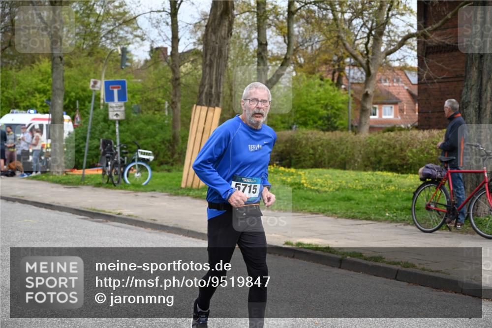 12.04.2026 - 45. Internationalen Wilhelmsburger Insellauf J. Mangold http://msf.ph/oto/9519847 12.04.2026 13:32:52 Ziel 3836, 5224, 3980, 5715, 3530 meine-sportfotos.de