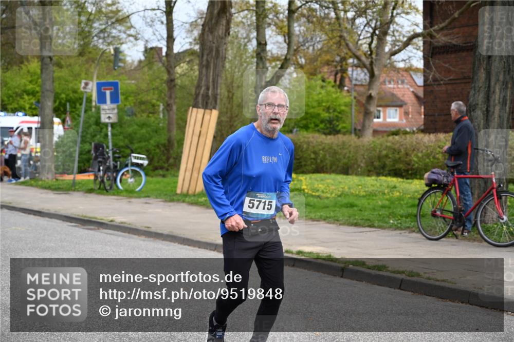 12.04.2026 - 45. Internationalen Wilhelmsburger Insellauf J. Mangold http://msf.ph/oto/9519848 12.04.2026 13:32:53 Ziel 3836, 5224, 3980, 5715, 3530 meine-sportfotos.de